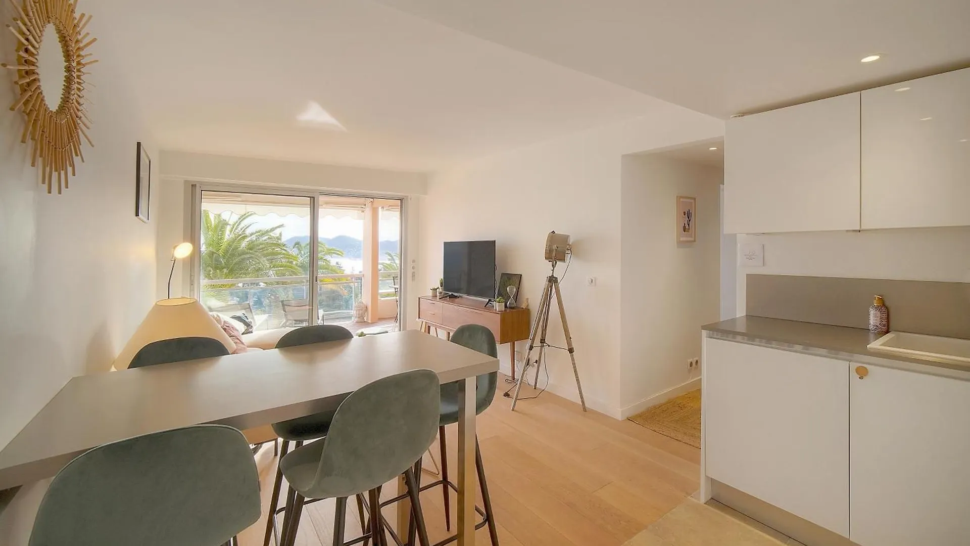 Aure-Parking-Piscine-Terrasse-Vca Apartment Cannes
