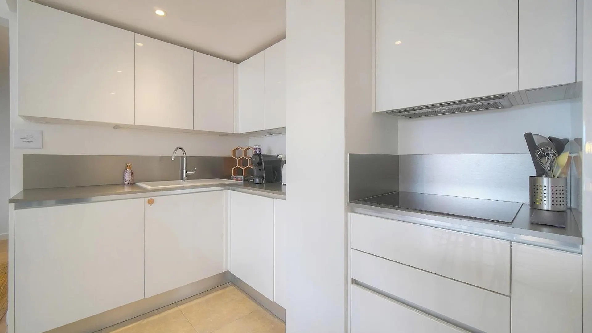 Aure-Parking-Piscine-Terrasse-Vca Apartment Cannes