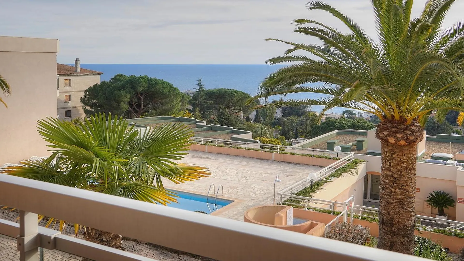 Aure-Parking-Piscine-Terrasse-Vca Apartment Cannes