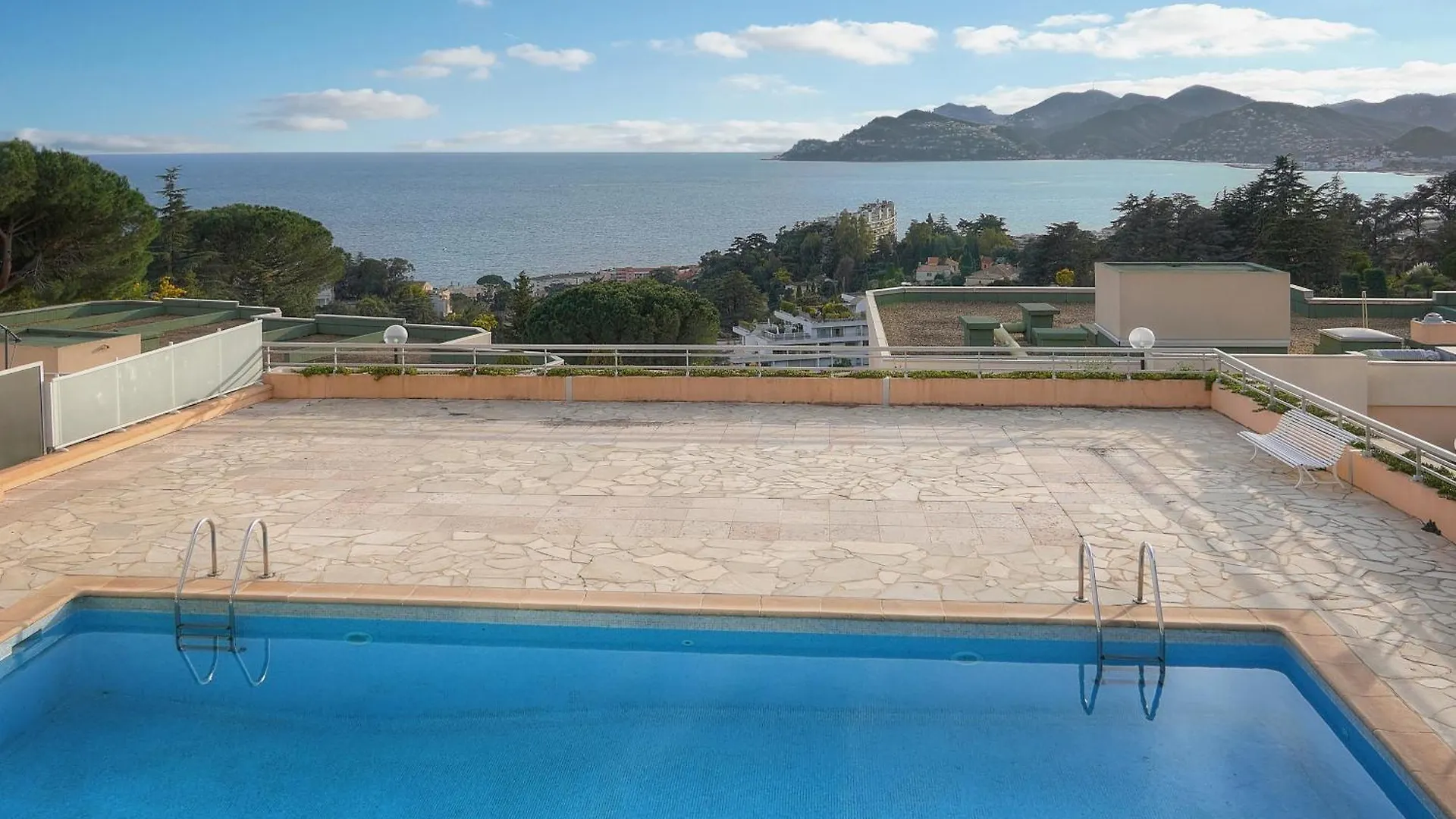 Apartmán Aure-Parking-Piscine-Terrasse-Vca Cannes 0*,  Francie