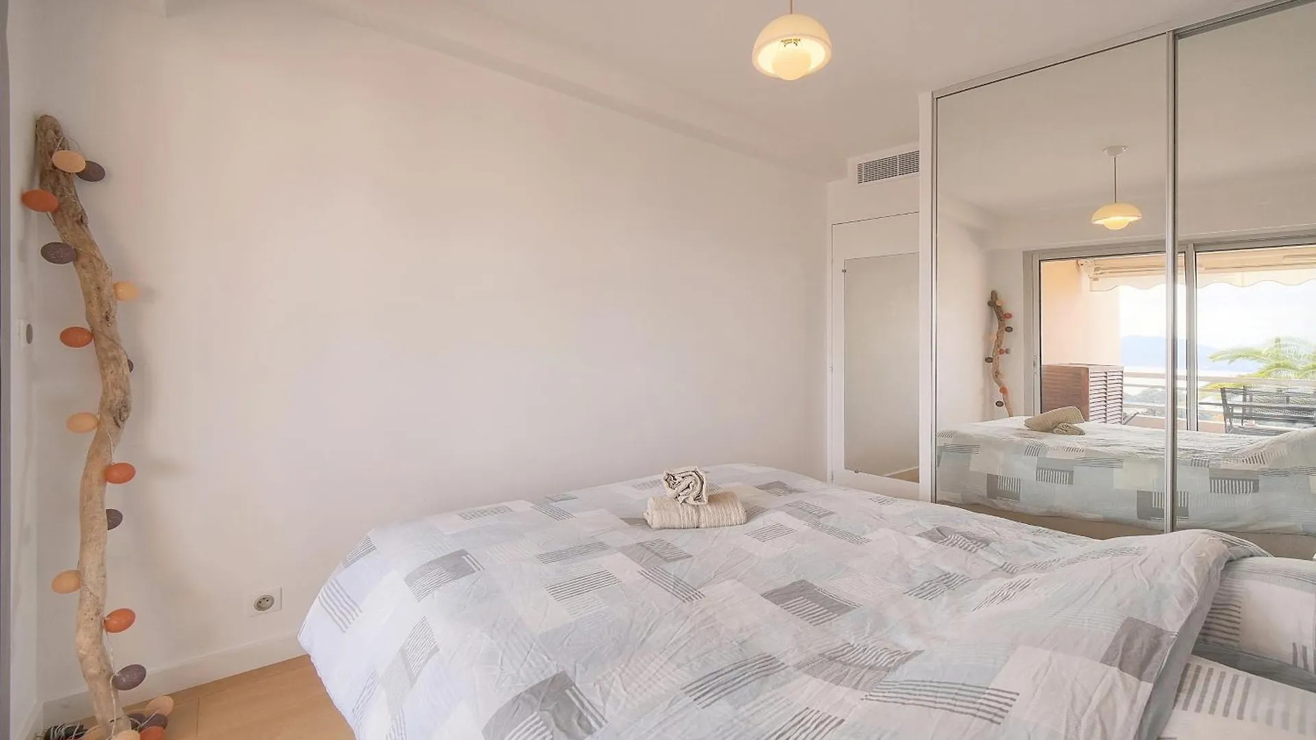 Aure-Parking-Piscine-Terrasse-Vca Apartment Cannes